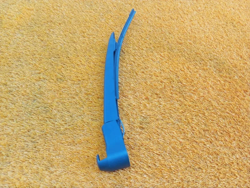 поводок стеклоочистителя