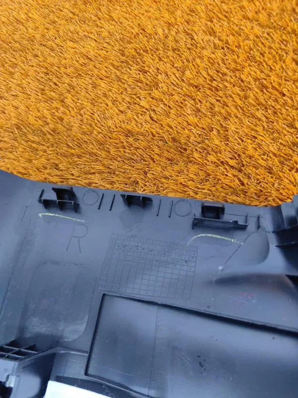 Обшивка центральной стойки