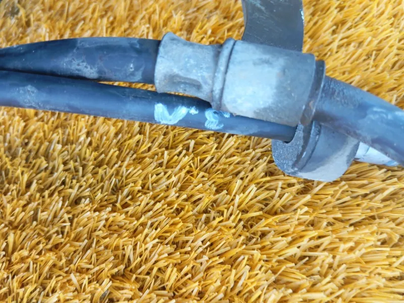 Трос стояночного тормоза