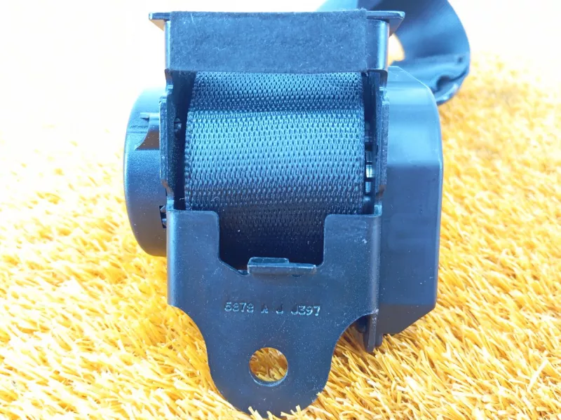 Ремень безопасности