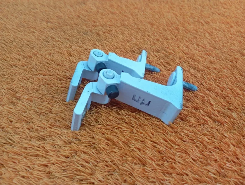 Петля двери