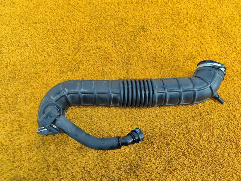 Патрубок воздушного фильтра