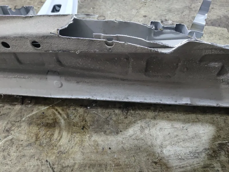 Порог с центральной стойкой