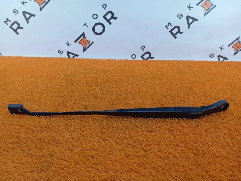 Поводок стеклоочистителя лобового стекла