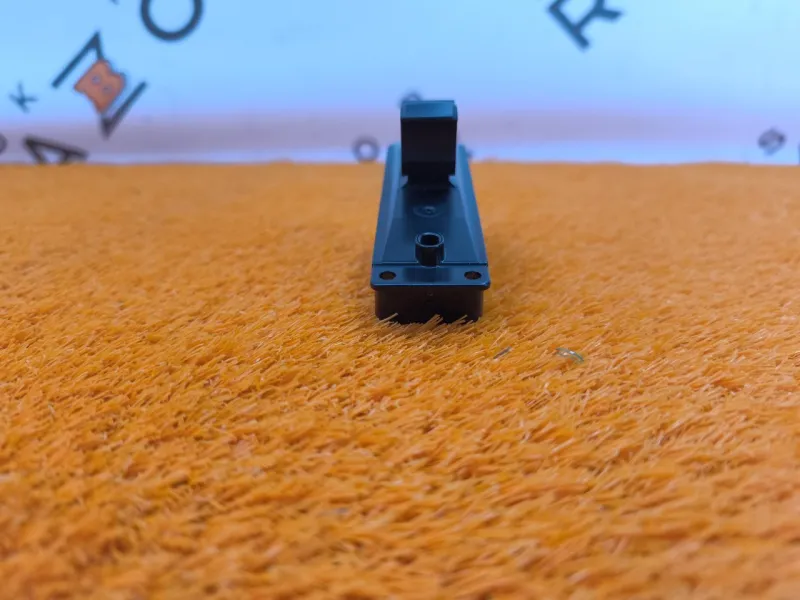 Кнопка стеклоподъемника