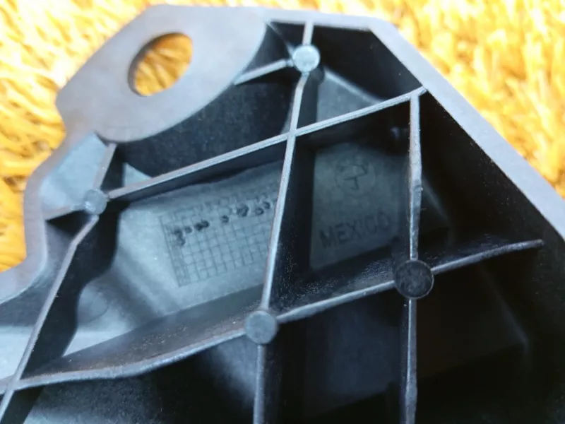 Крепление сиденья