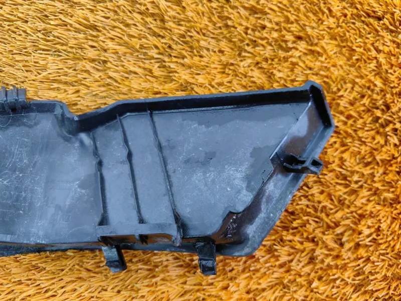 Уголок жабо