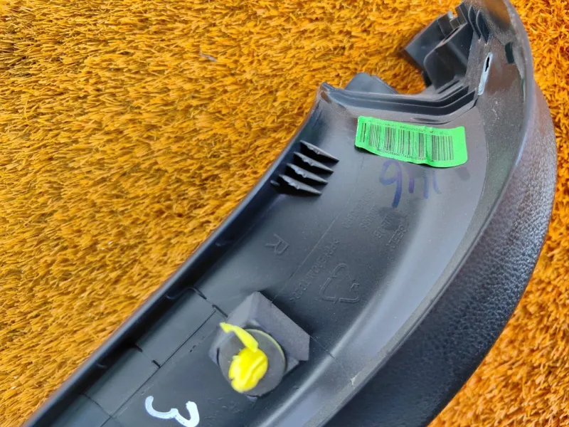 Накладка крышки багажника