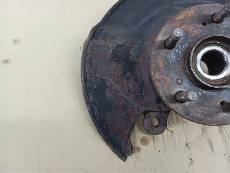 Кулак поворотный