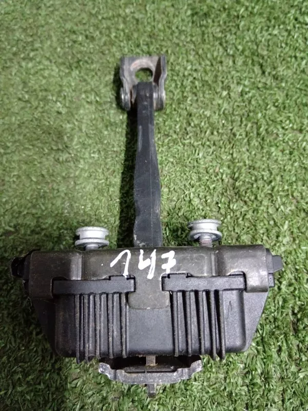 Ограничитель двери