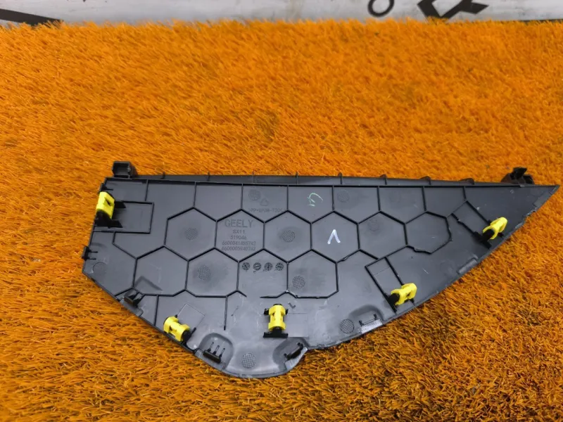 Накладка на торпедо