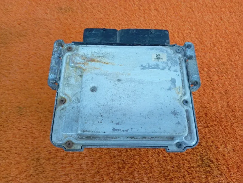 Блок управления двигателем