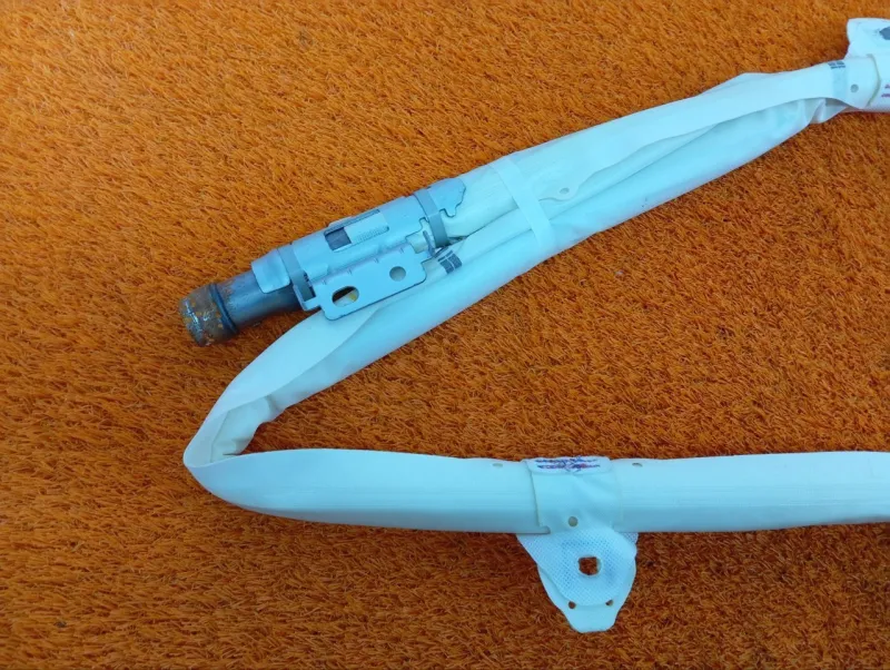 Подушка безопасности боковая