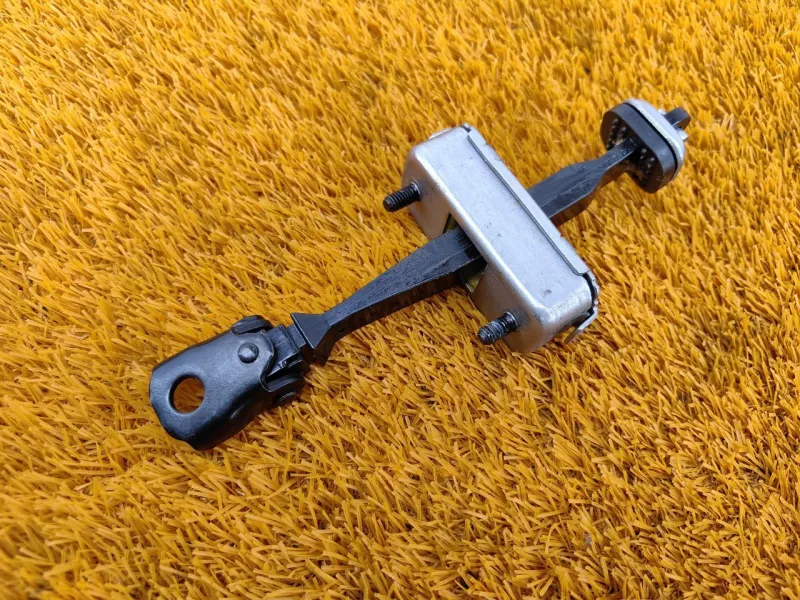 Ограничитель двери