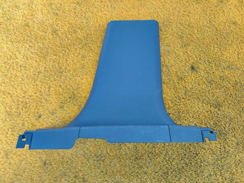 Обшивка центральной стойки