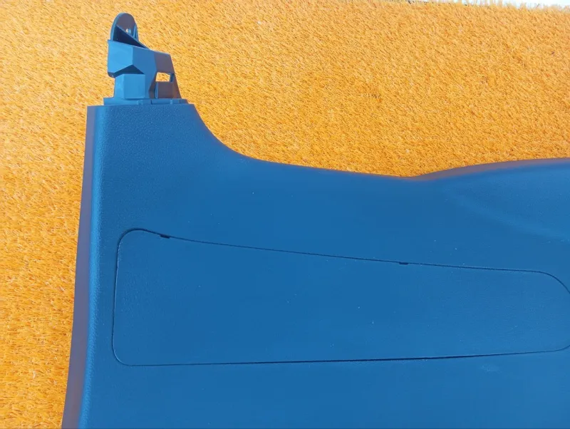 Обшивка крышки багажника