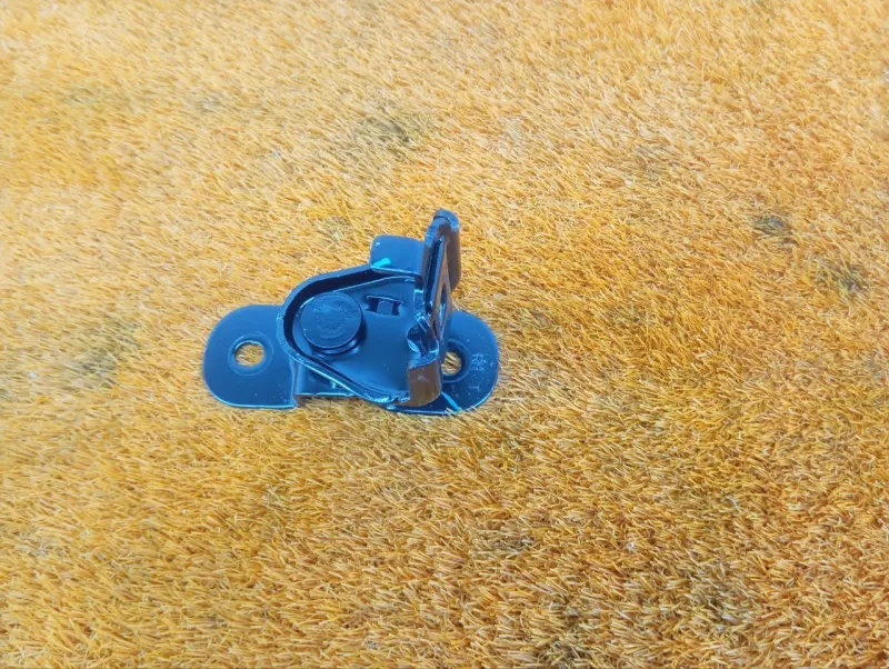 Крепление сиденья