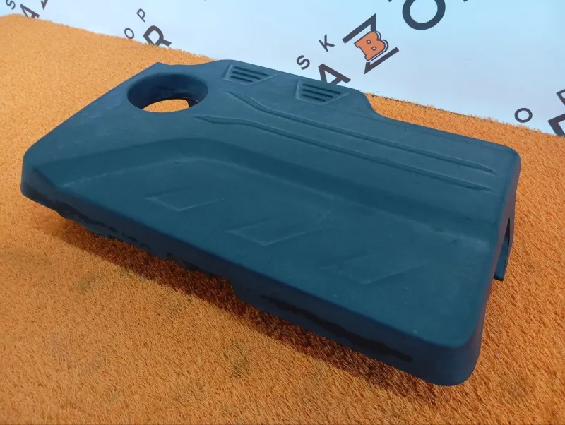 Декоративная крышка двигателя