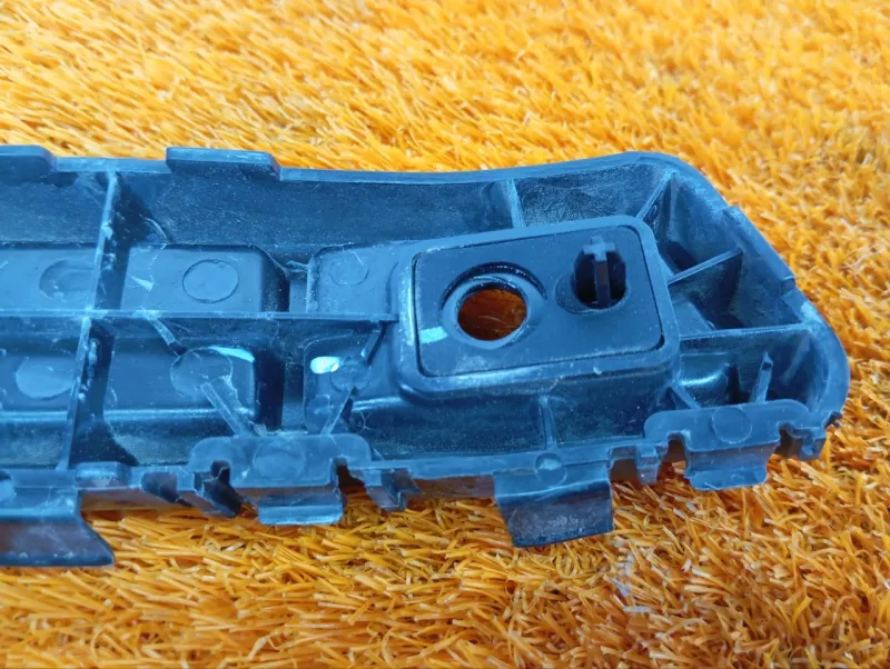 Крепление бампера