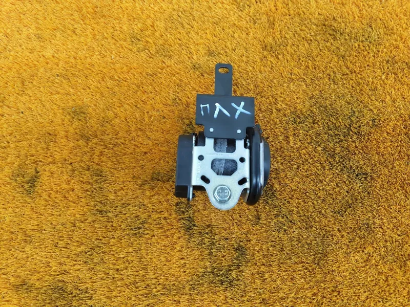 Ремень безопасности