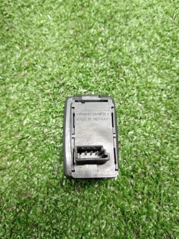 Кнопка стеклоподъемника