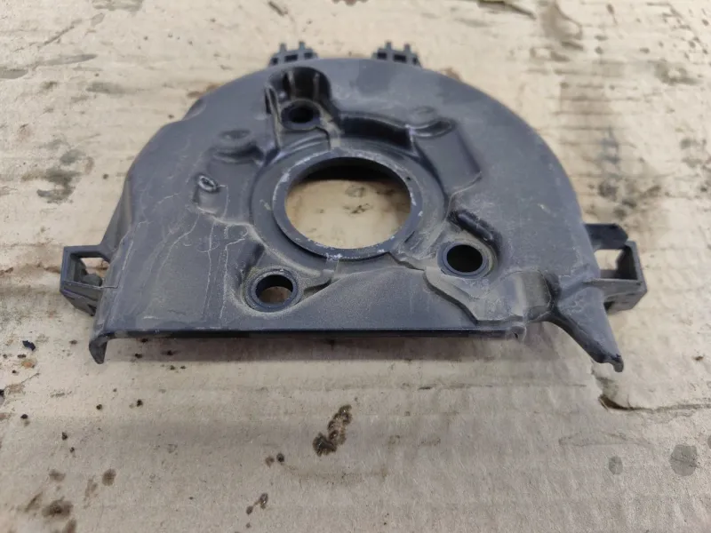 Кожух шестерни распредвала