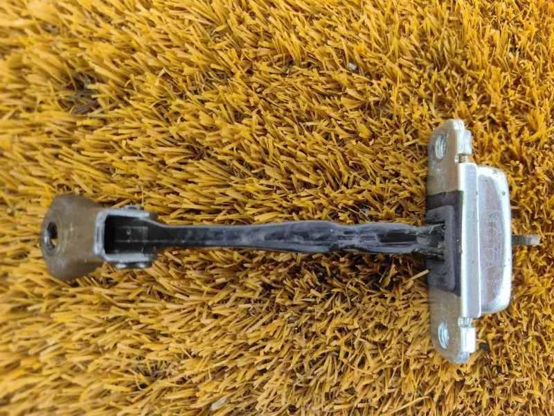 Ограничитель двери