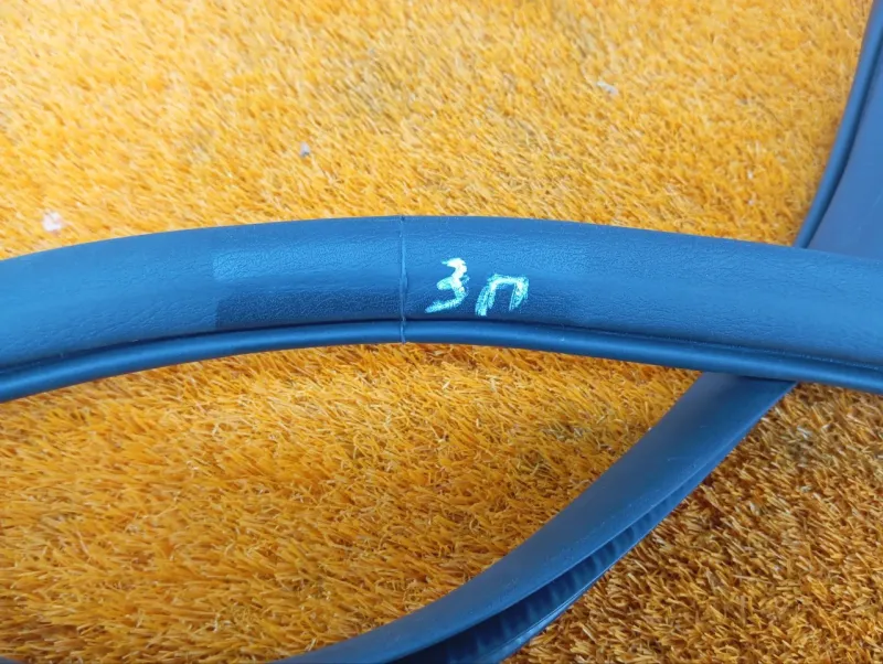 Уплотнитель проема двери