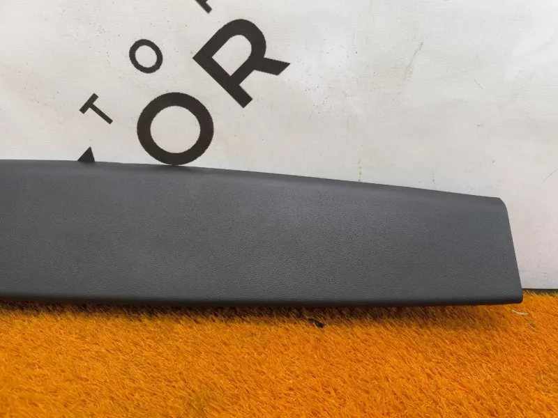 Накладка крышки багажника