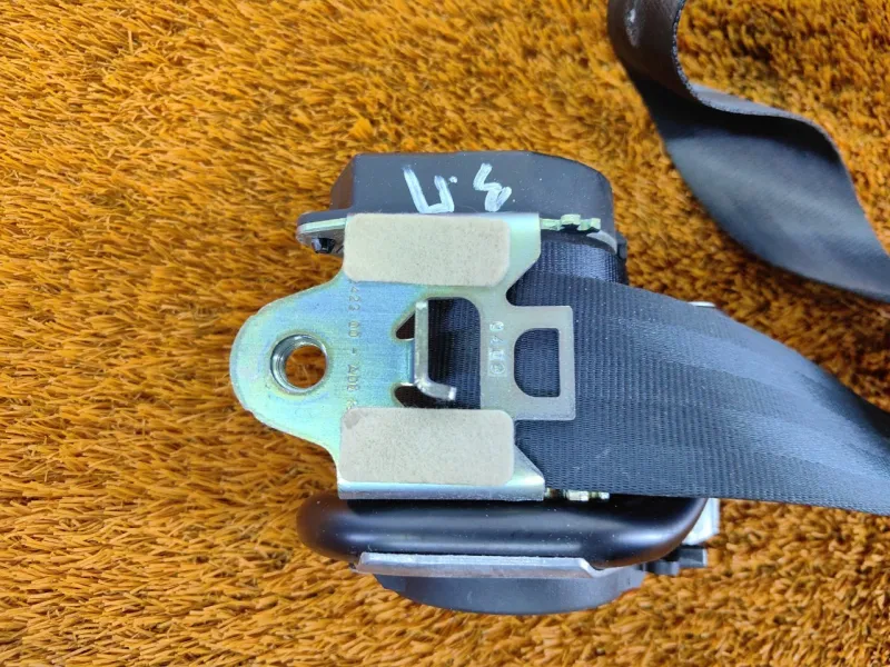 Ремень безопасности