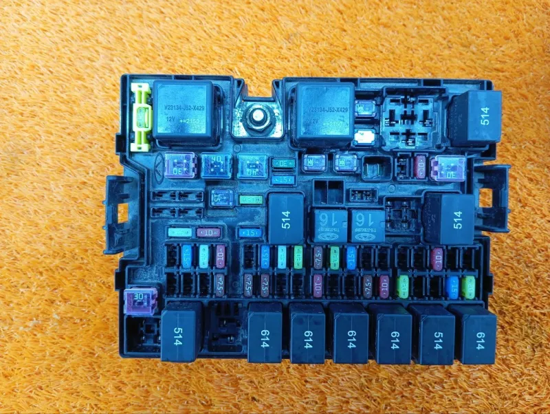 Блок предохранителей