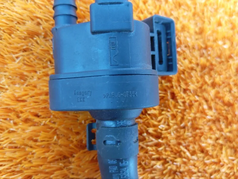 Клапан вентиляции топливного бака