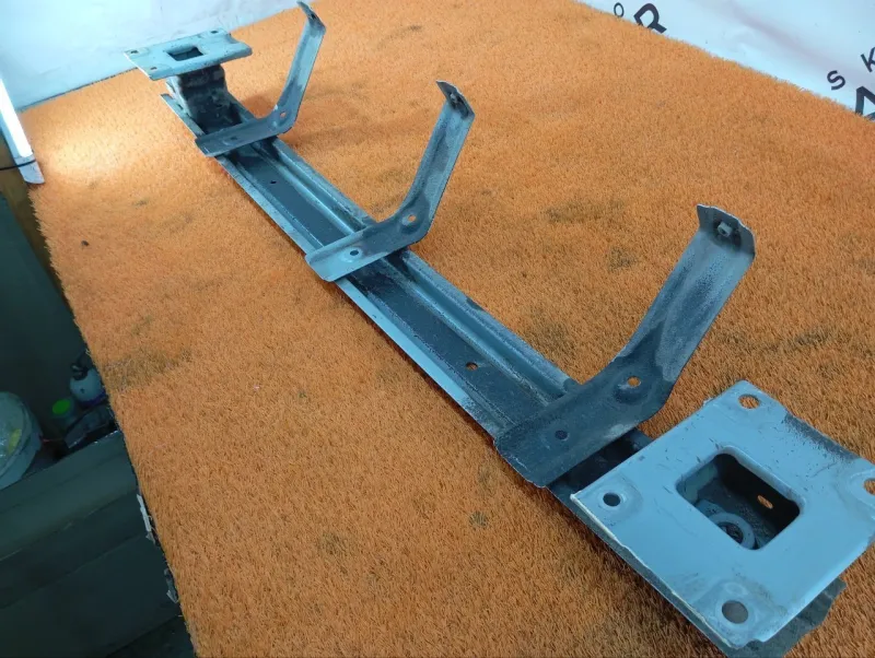 Усилитель бампера