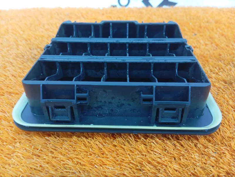 Решетка вентиляционная