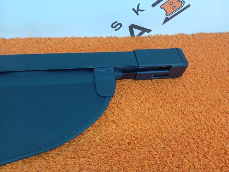 Шторка багажника