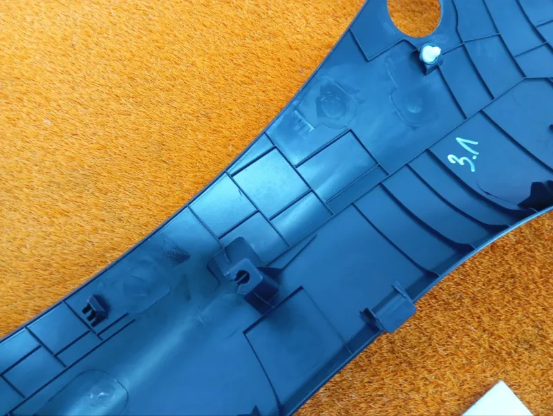 Накладка на стойку кузова