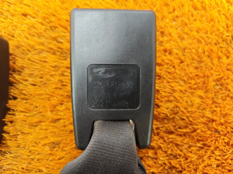 Ответная часть ремня безопасности