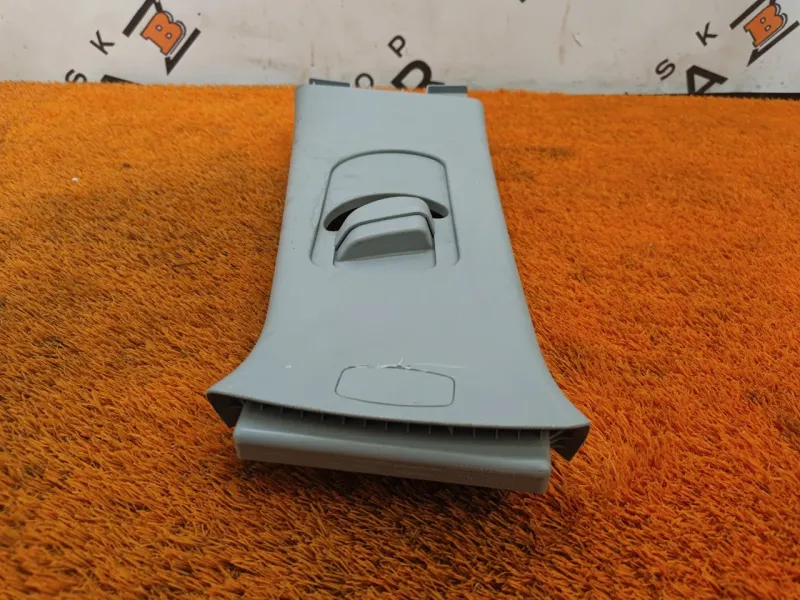 Обшивка центральной стойки