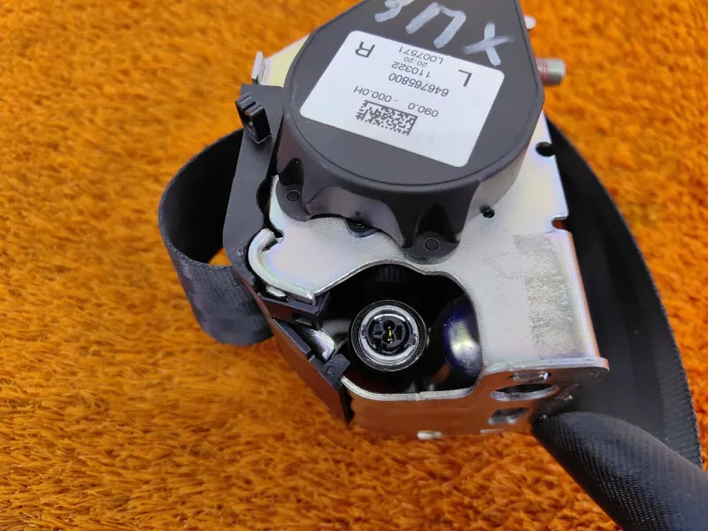 Ремень безопасности