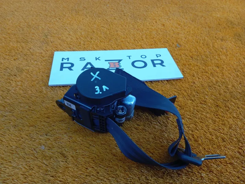 Ремень безопасности