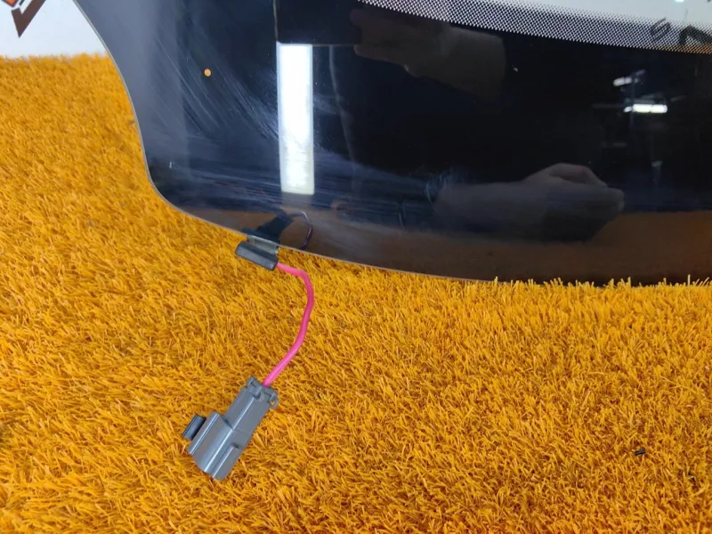 Стекло лобовое