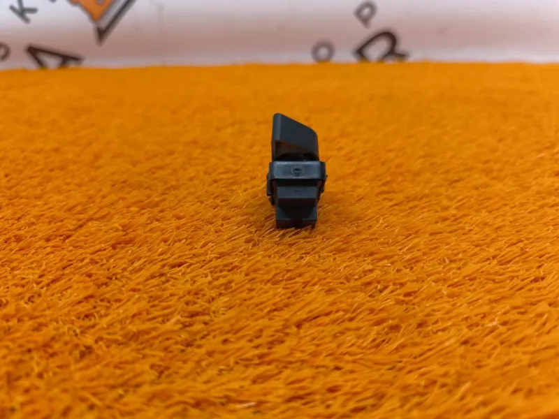 Кнопка центрального замка