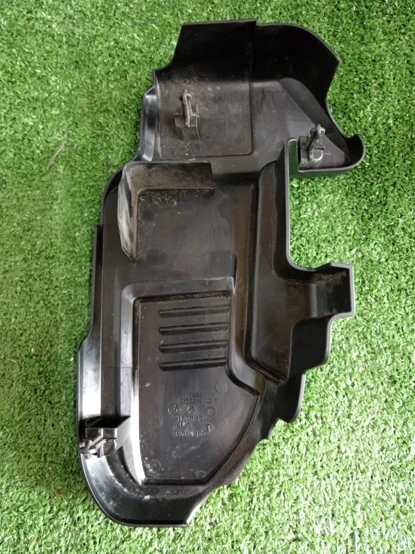 Крышка блока предохранителей