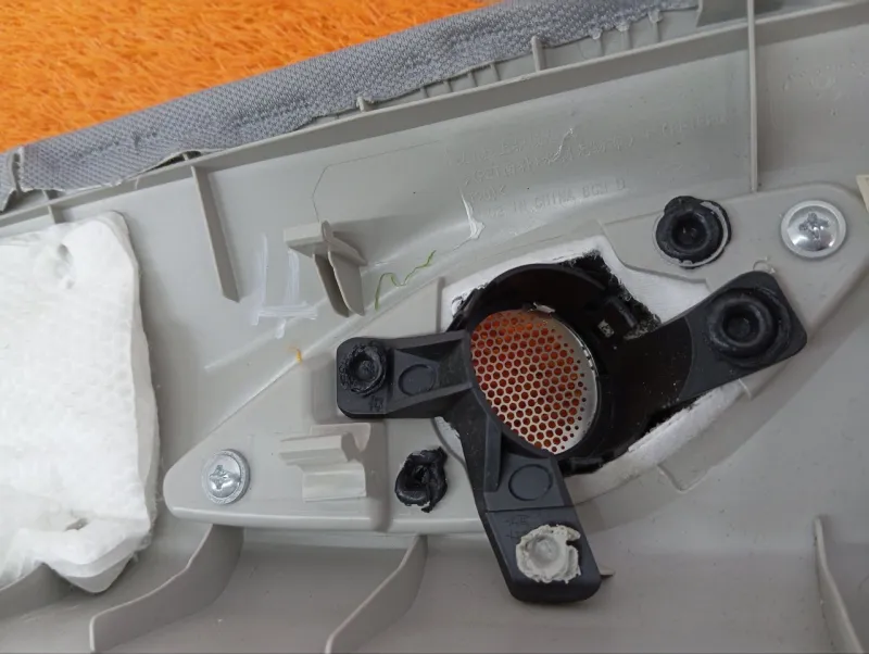 Накладка на стойку кузова