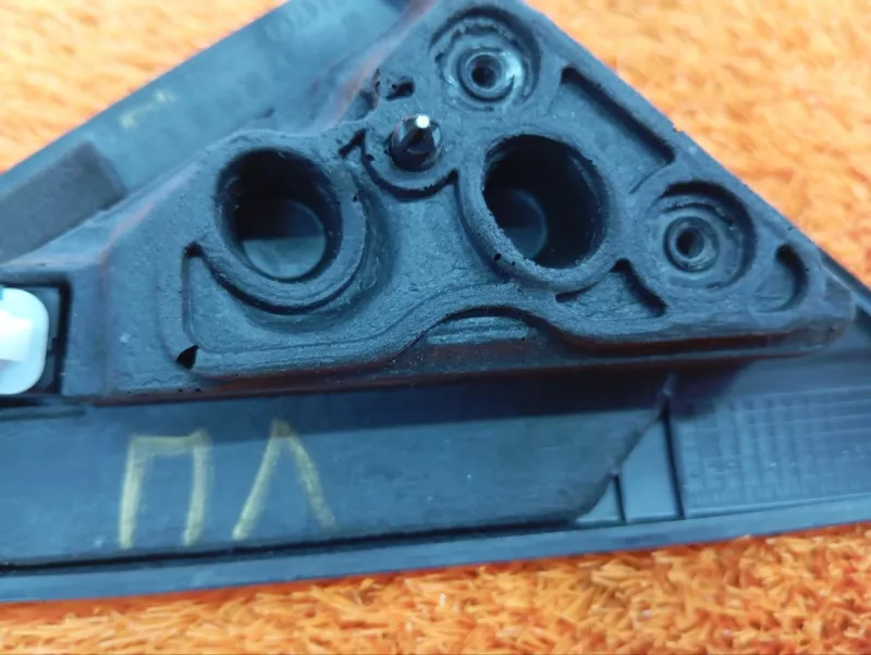 Уголок двери