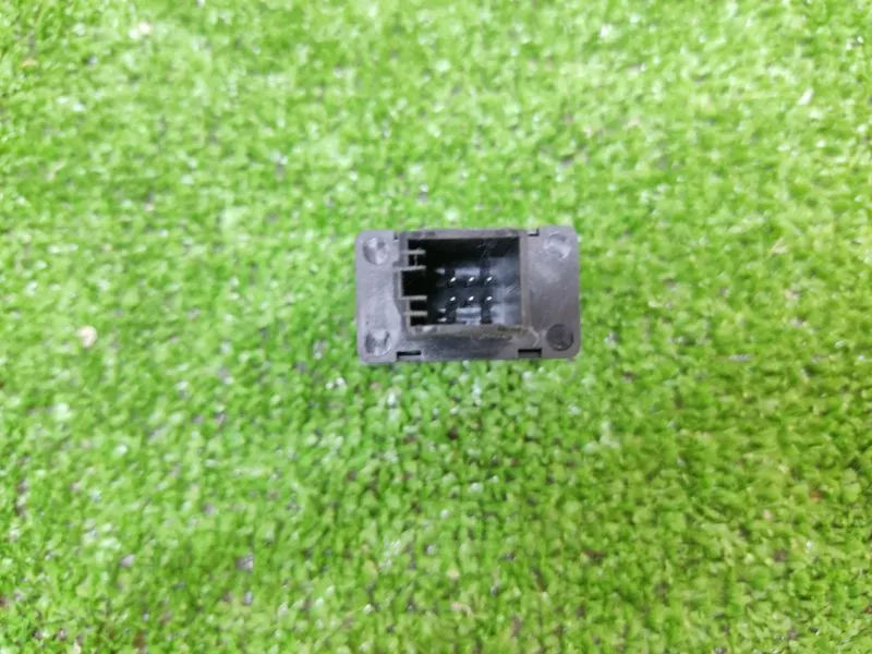 Кнопка обогрева сидений