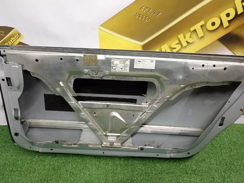 Дверь Audi TT 2002 8N0831052C 8N, передняя правая