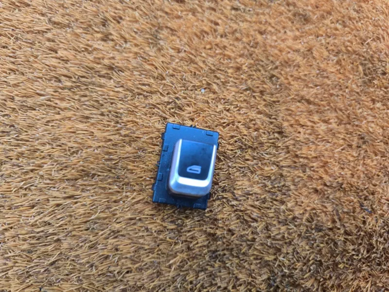 Кнопка стеклоподъемника