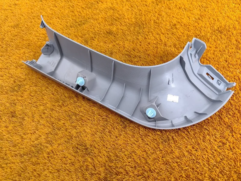 Обшивка двери багажника