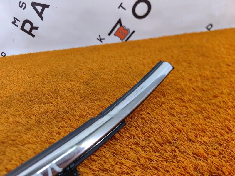 Молдинг стекла